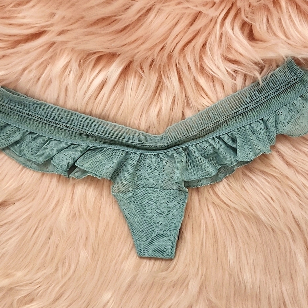 Brand New VICTORIA'S SECRET RUFFLE THONG-XS